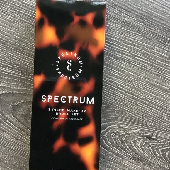 Spectrum 3 pc make-up brush set 💥 3 for $12 💥 - Picture 3 of 5